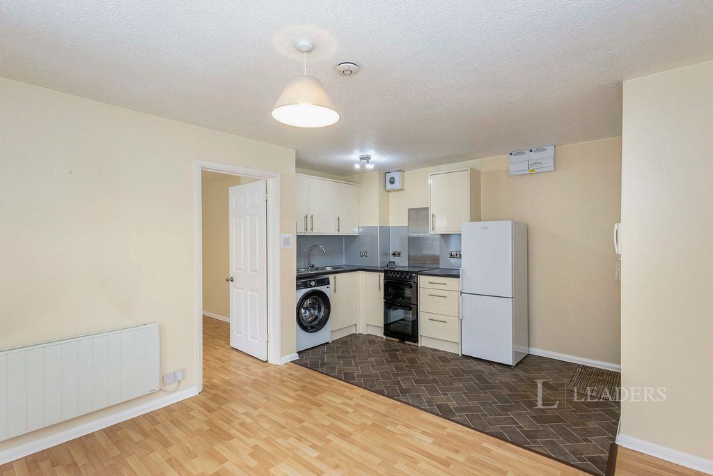 Property photo 2 of 8 Pbox-Img.Jpg