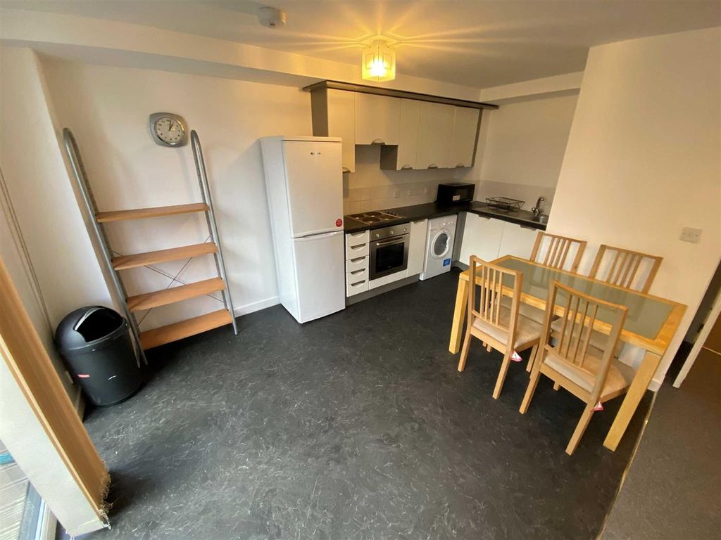 Property photo 3 of 9 Gallery