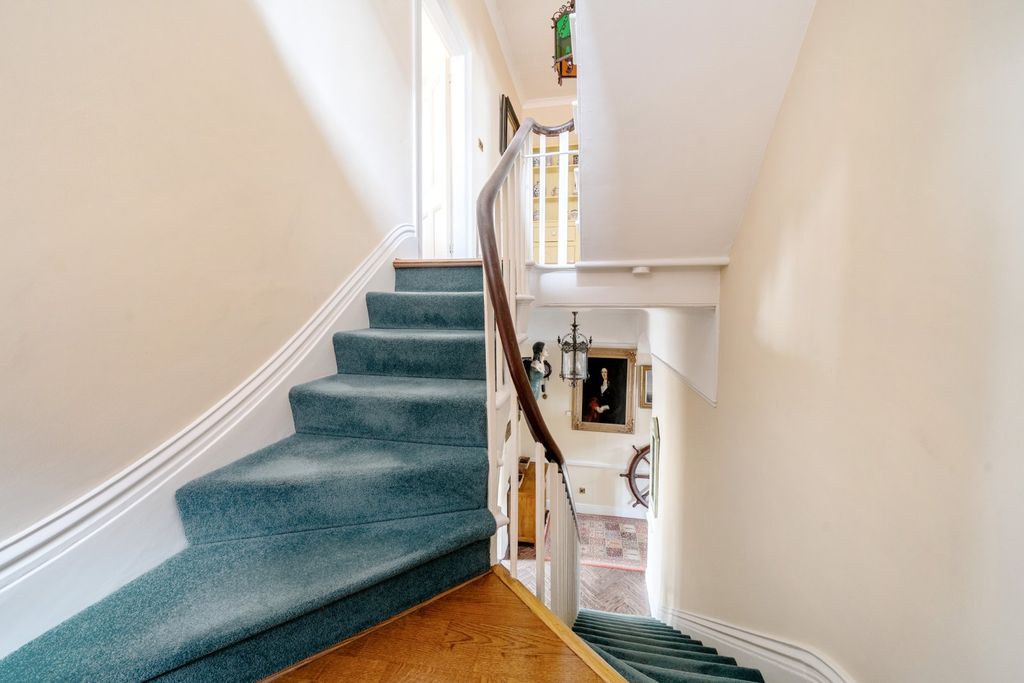 Additional image 12 of 3 bed semi-detached house for saleHigh Street, Fareham, Hampshire PO16