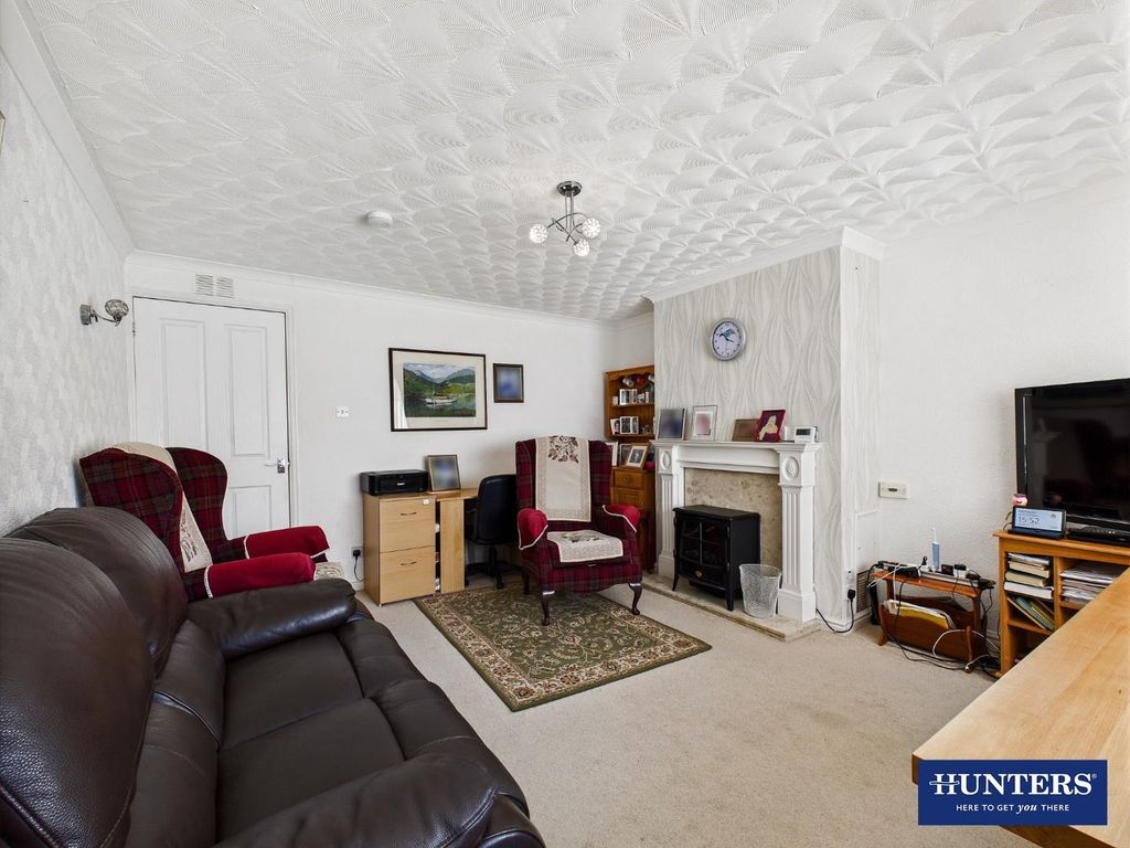 Property photo 3 of 16 Living Room