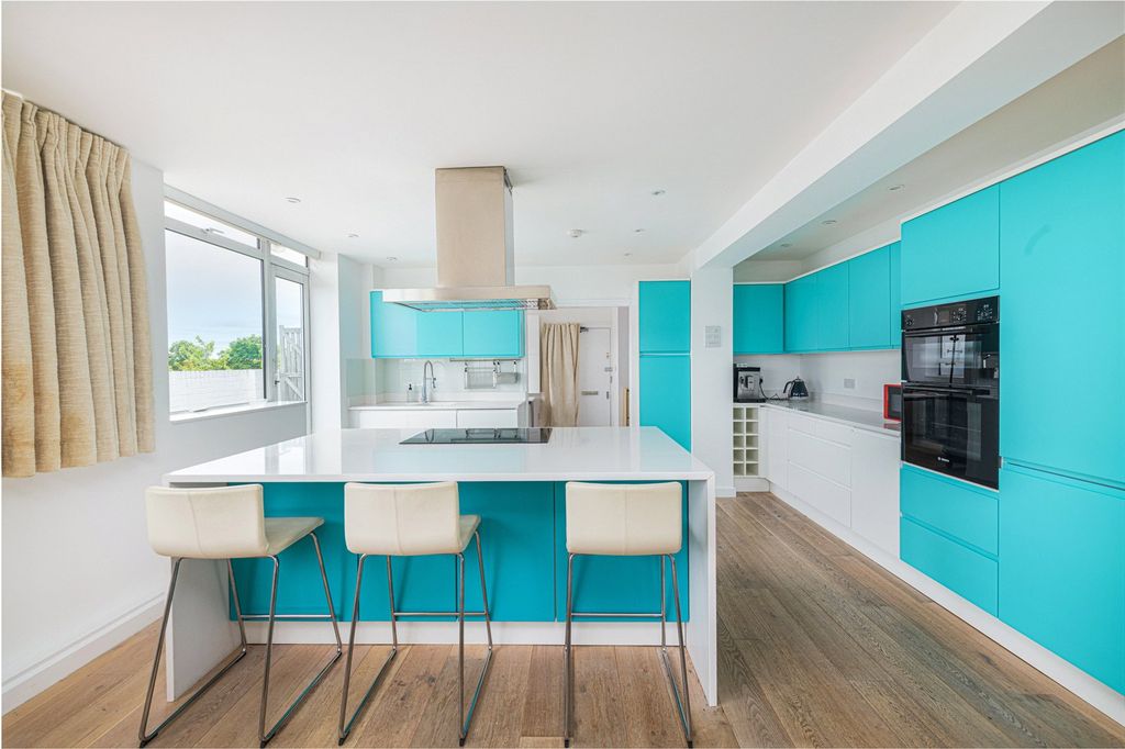 Property photo 1 of 12 Kitchen