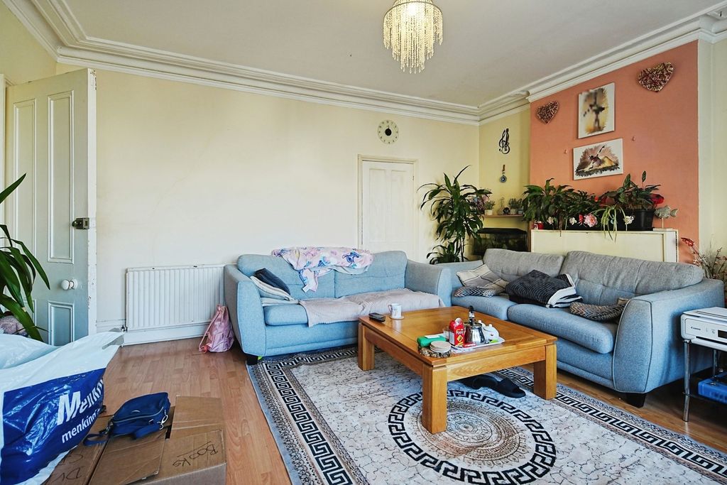 Property photo 3 of 20 Picture 3