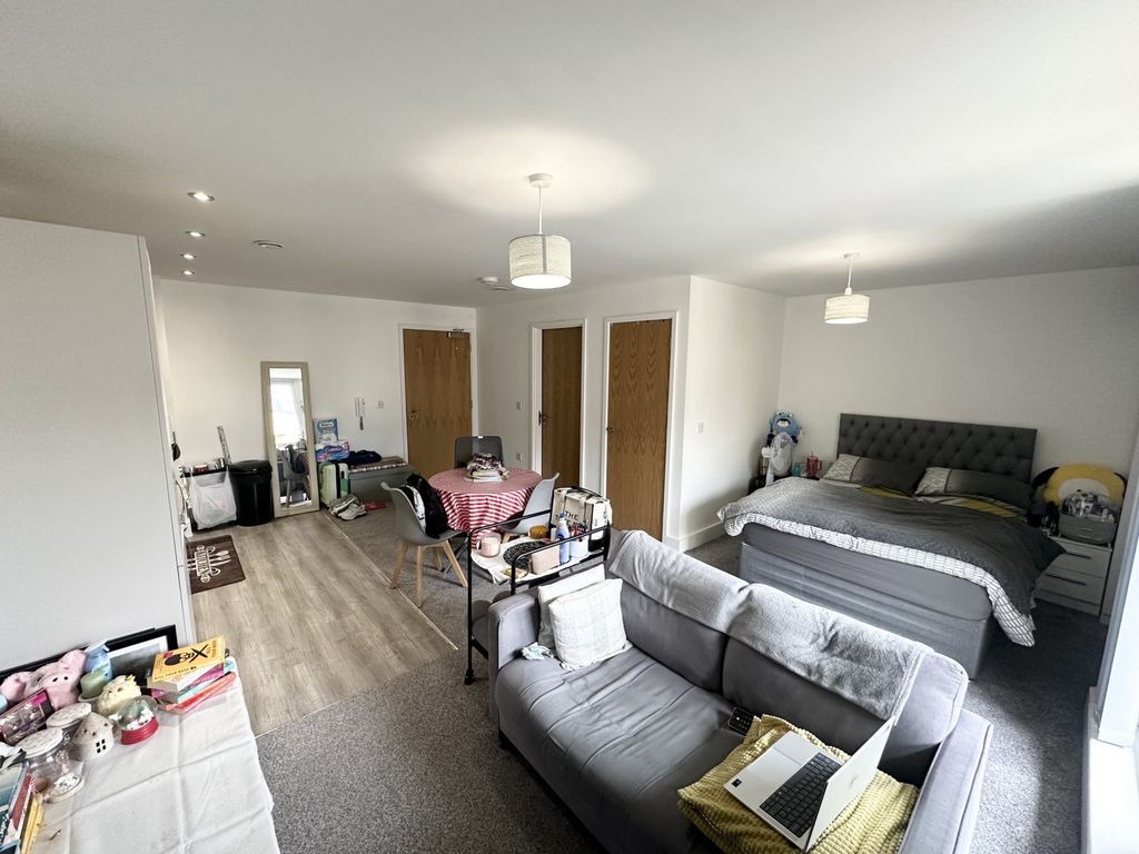 Property photo 2 of 12 Photo 3