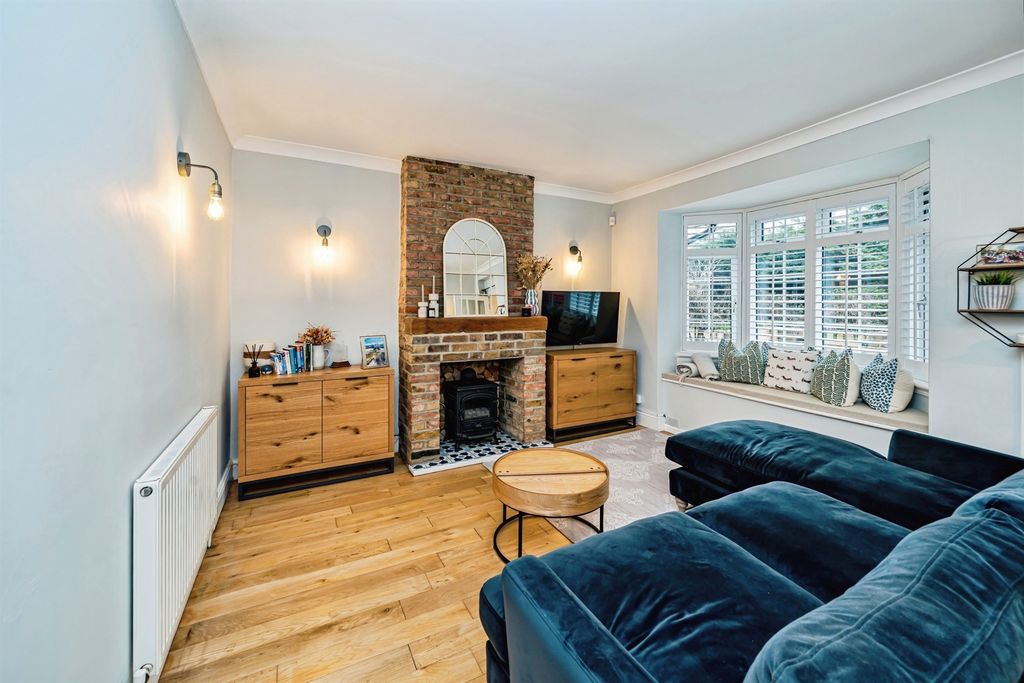 Property photo 3 of 19