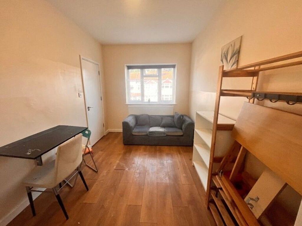 Property photo 3 of 8 86 (2).Jpg