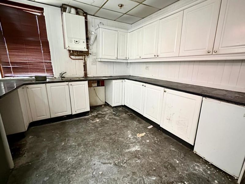 Property photo 3 of 9 Photo 5