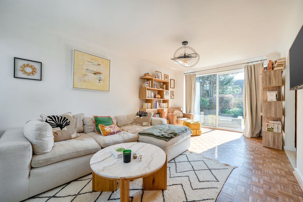 Property photo 2 of 12