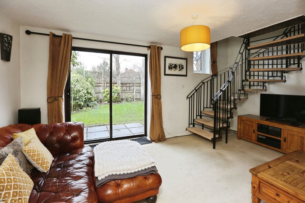 Property photo 3 of 10 Pbox-Img.Jpg