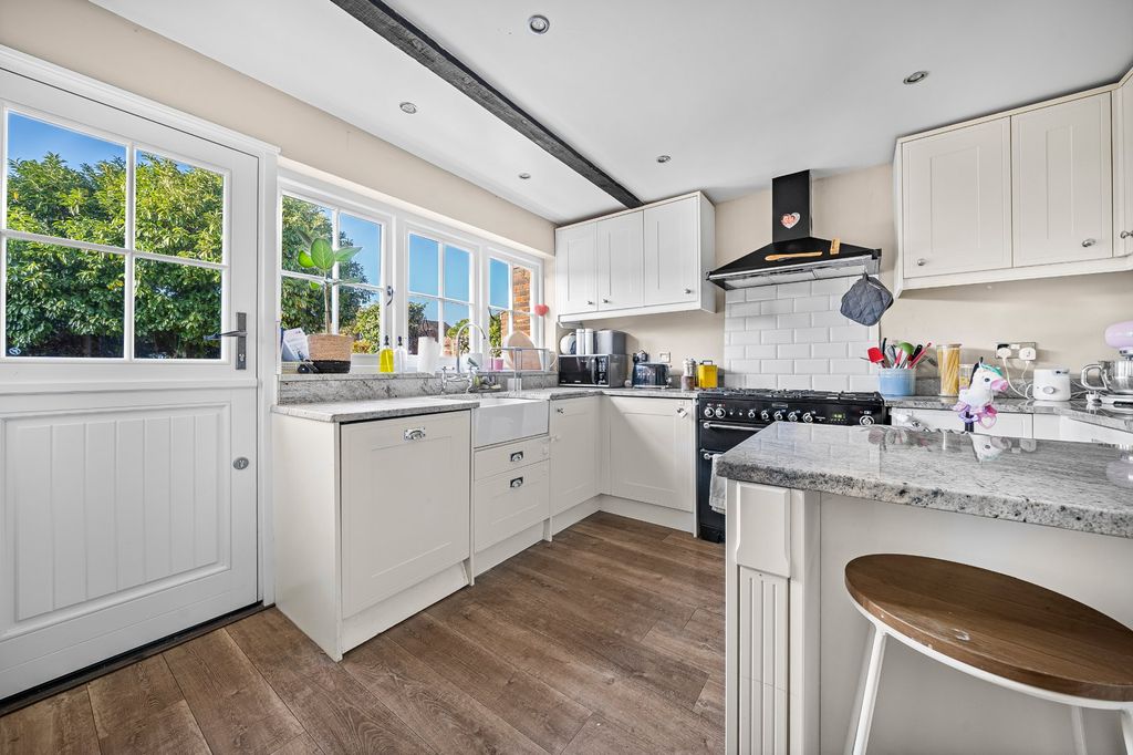 Property photo 2 of 20 Kitchen