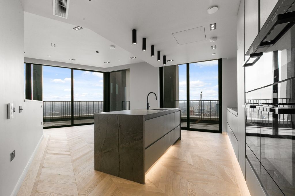 Property photo 3 of 23