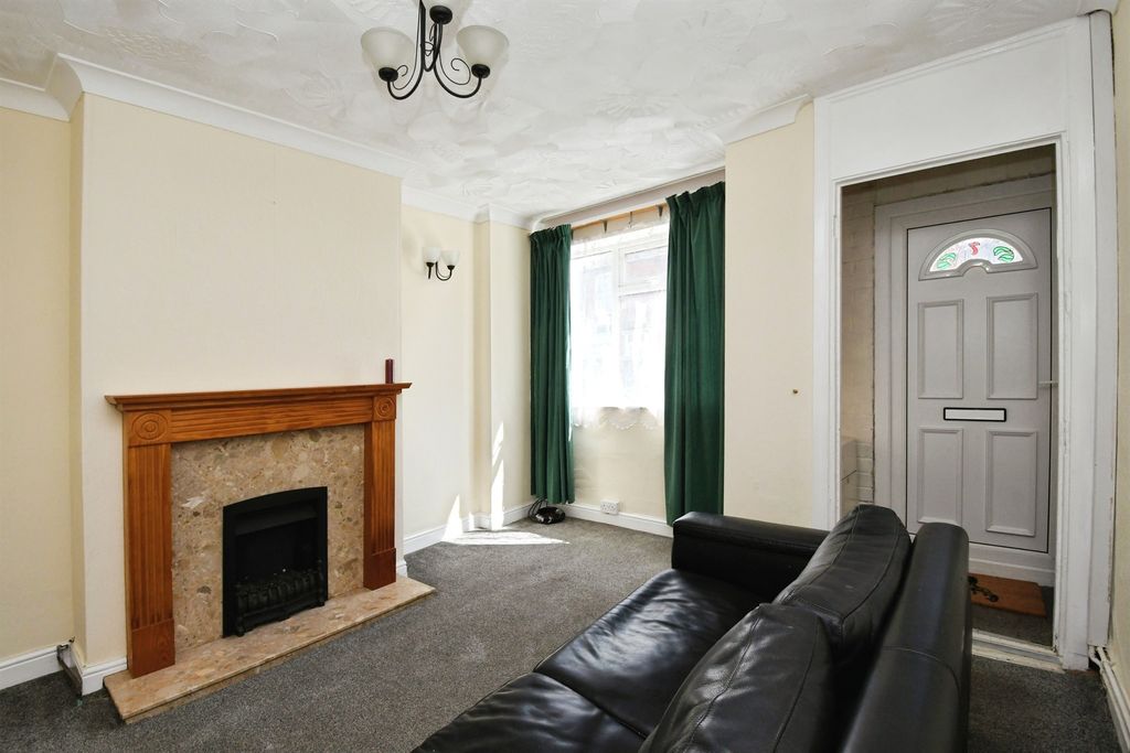 Property photo 2 of 13