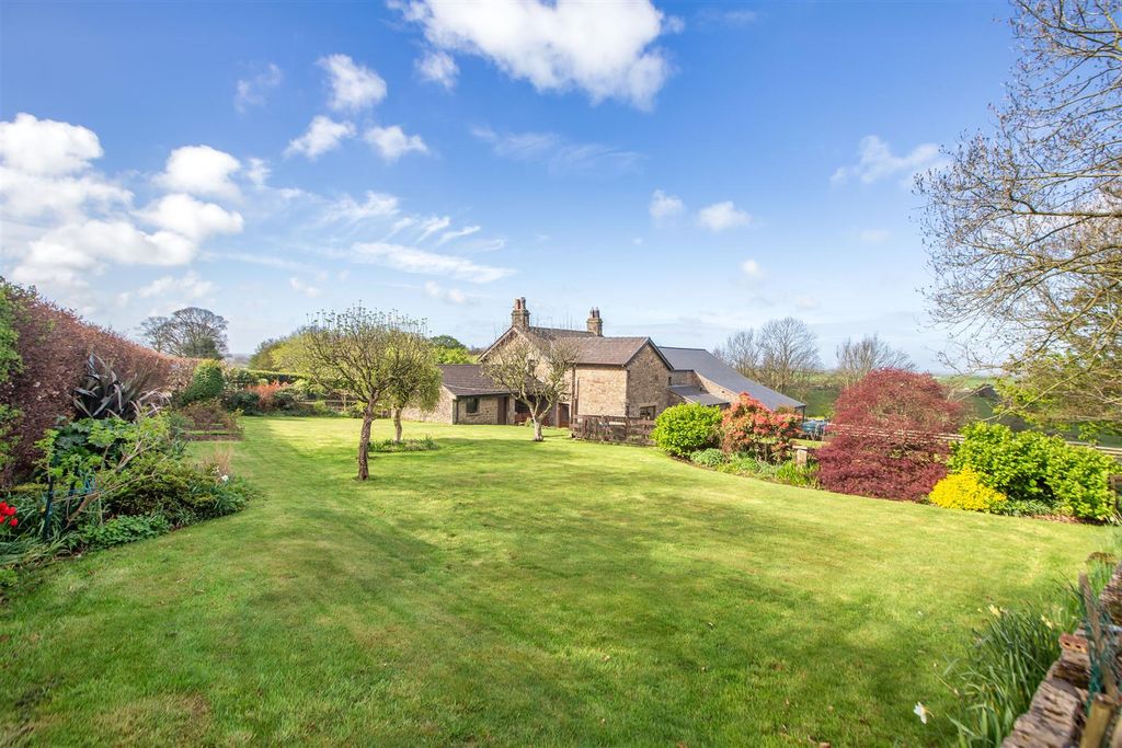 Property photo 1 of 19