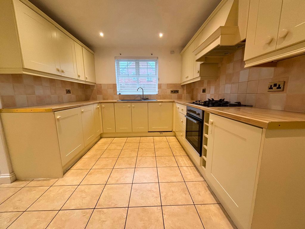 Property photo 2 of 29 Kitchen