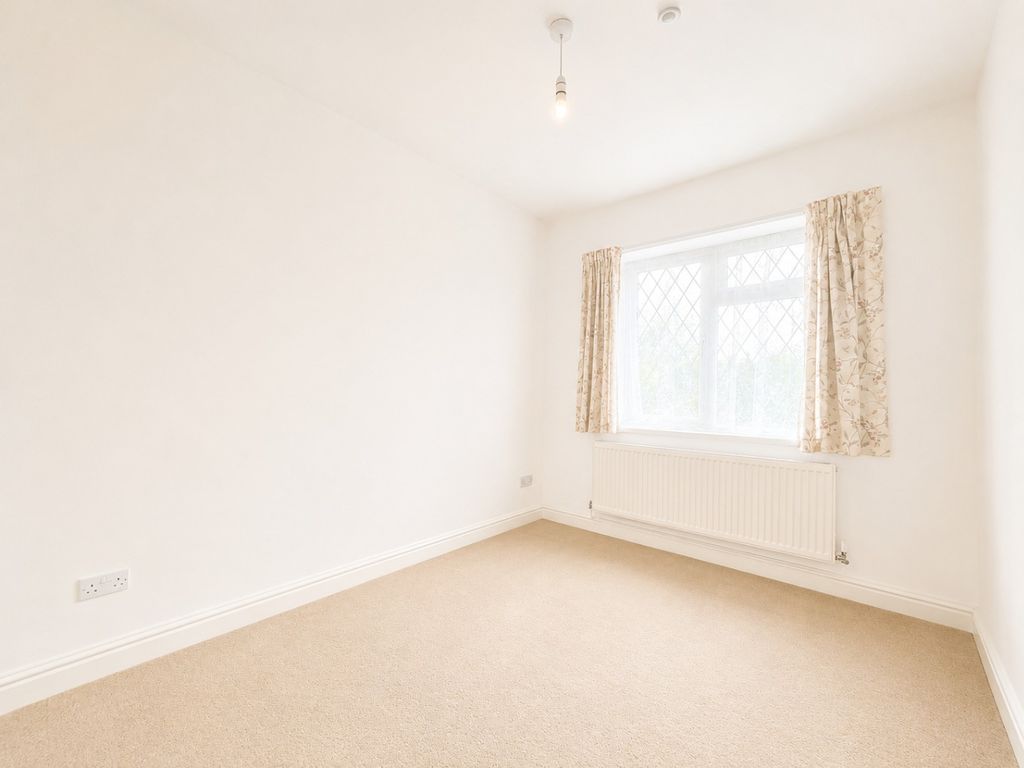 Additional image 9 of 4 bed detached house for saleGreenhill Avenue, Luton, Bedfordshire LU2