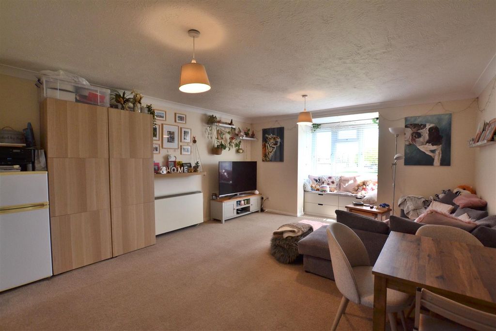 Property photo 3 of 15 Living Room.Jpg