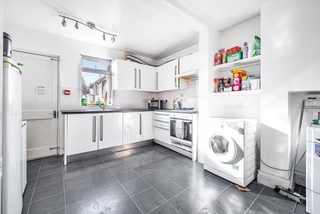 Property photo 2 of 12 Kitchen