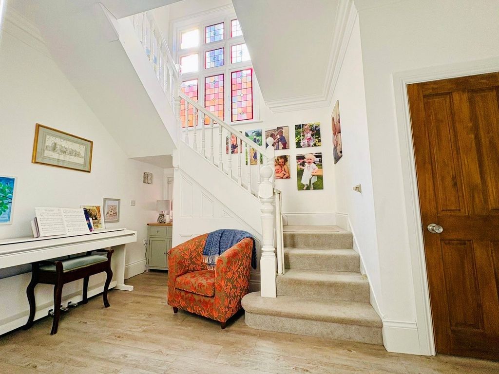 Property photo 2 of 27 Hallway