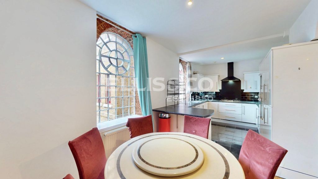 Property photo 3 of 31 Picture No. 02