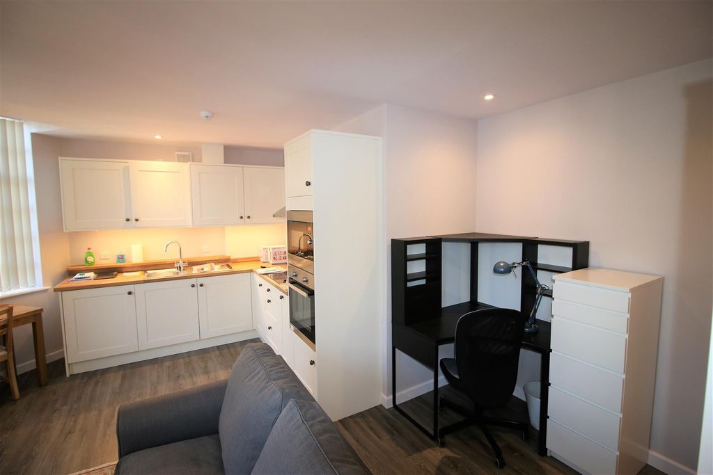 Property photo 1 of 6 Property Photo