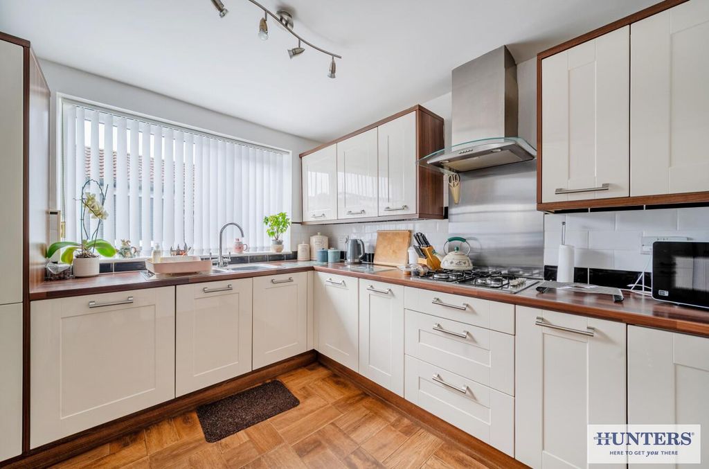 Property photo 2 of 19 37c93134-07F2-41A4-89c1-944B87A6Edb3.Jpg