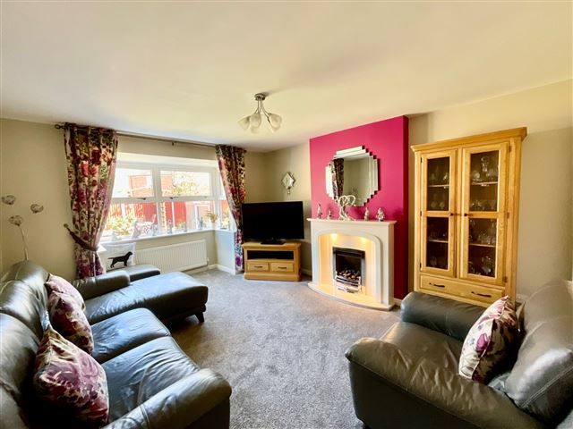 Property photo 2 of 21 Lounge