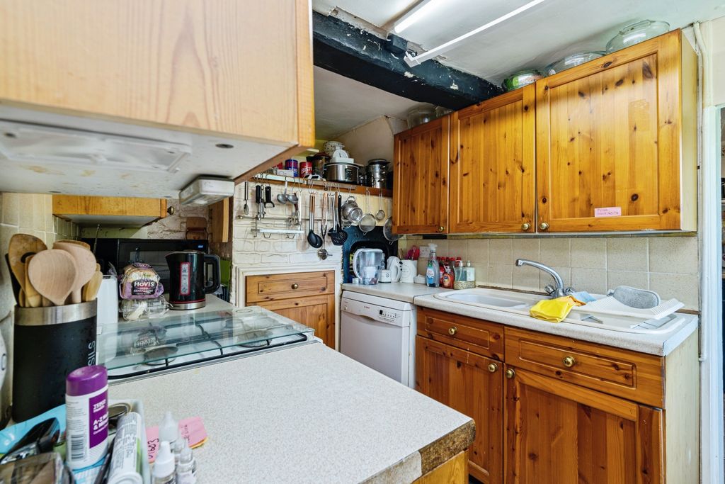 Property photo 2 of 20 Kitchen