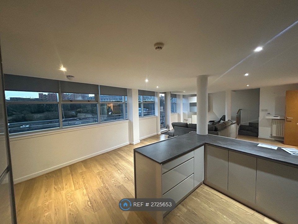 Property photo 3 of 13