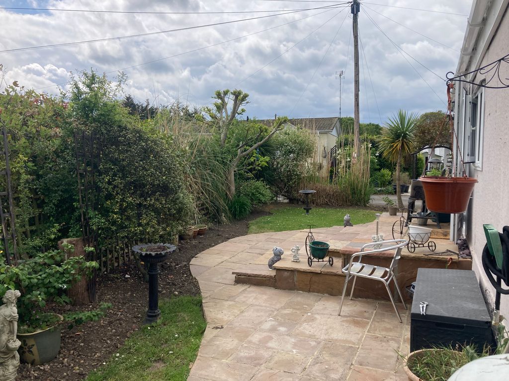 Property photo 3 of 14 Garden