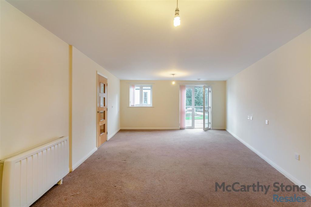 Property photo 3 of 26 8633886-Interior02.Jpg