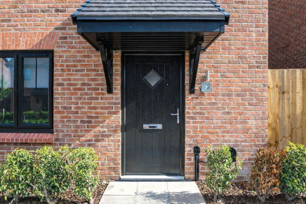 Property photo 2 of 28 5209943