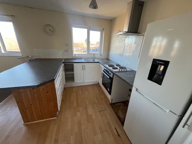 Property photo 3 of 6 Kitchen