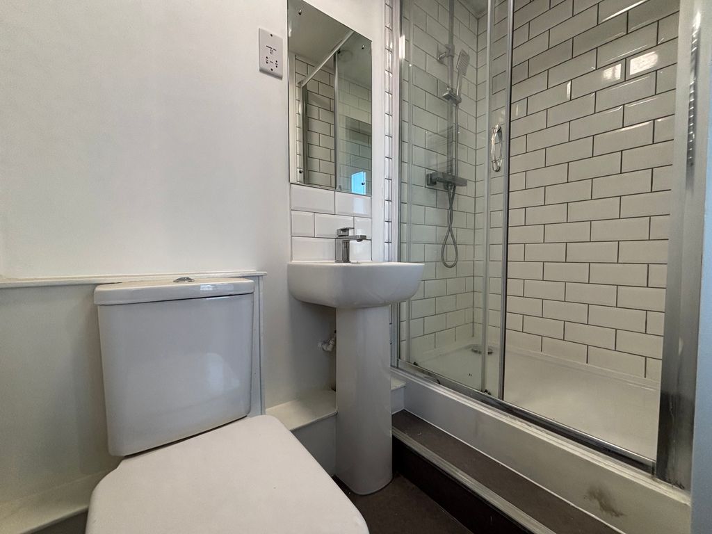 Property photo 3 of 3