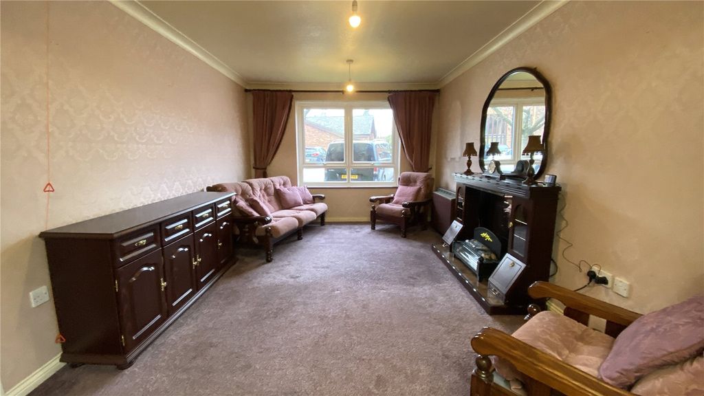 Property photo 2 of 8 Picture No. 11