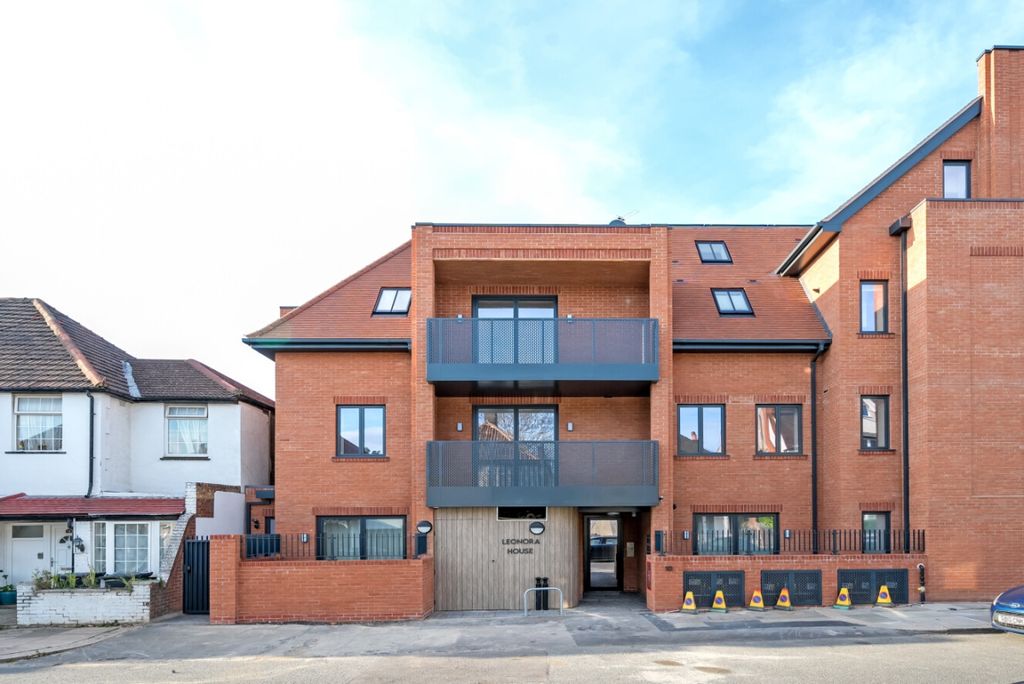 Property photo 3 of 14 1190145 (1)