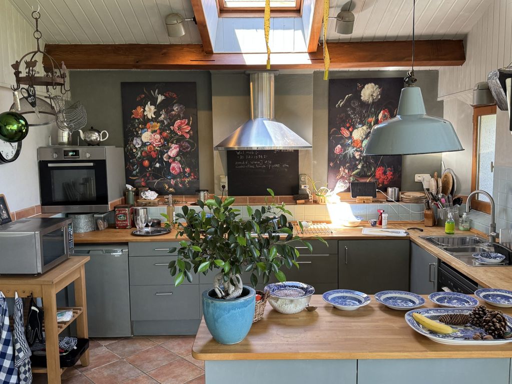 Property photo 2 of 29