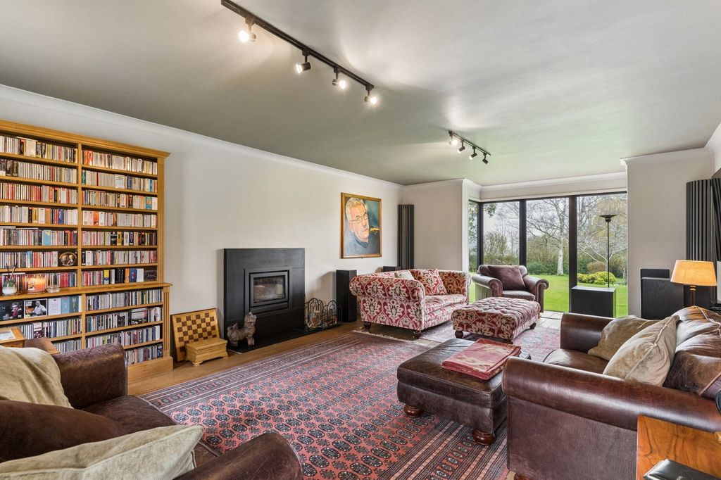 Property photo 2 of 30