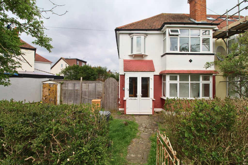 Property photo 1 of 2 4 Bedroom Semi Detached For Sale