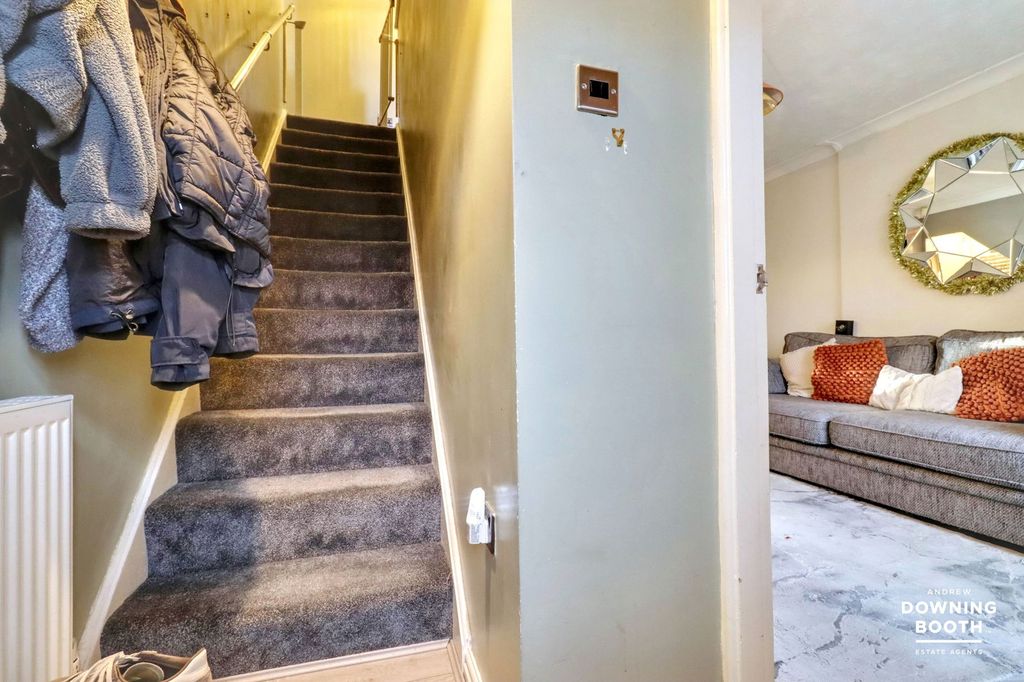 Property photo 2 of 25