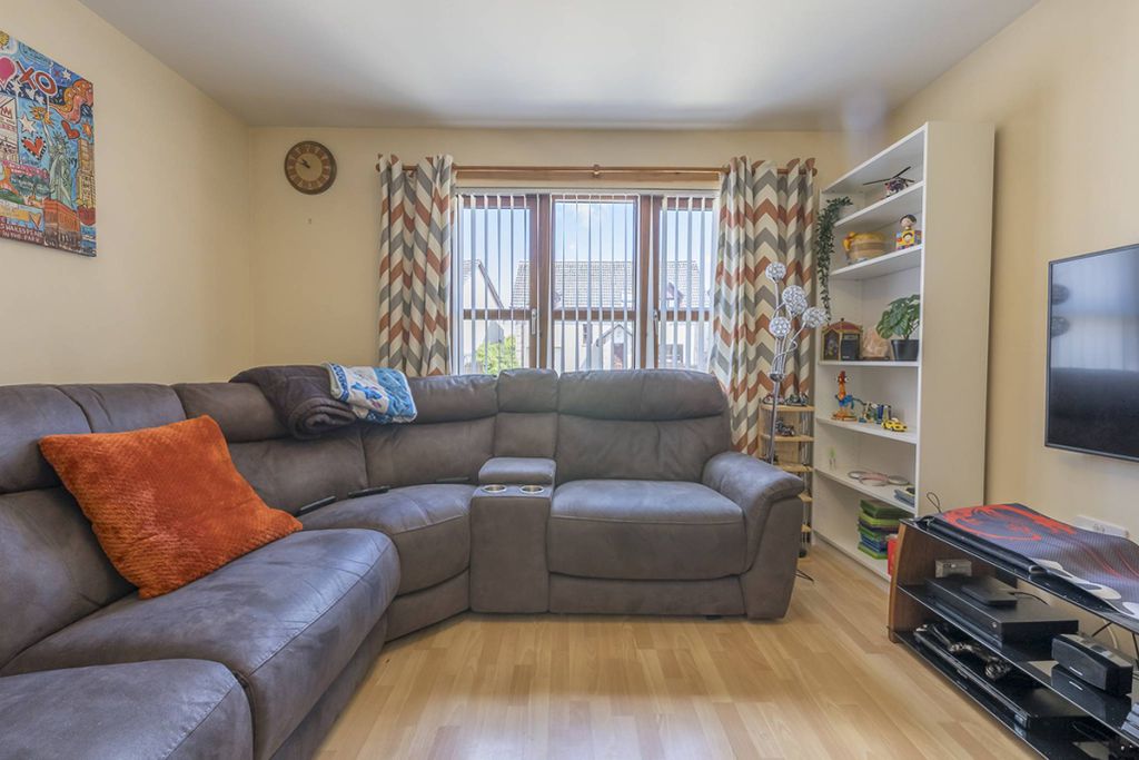 Property photo 3 of 23