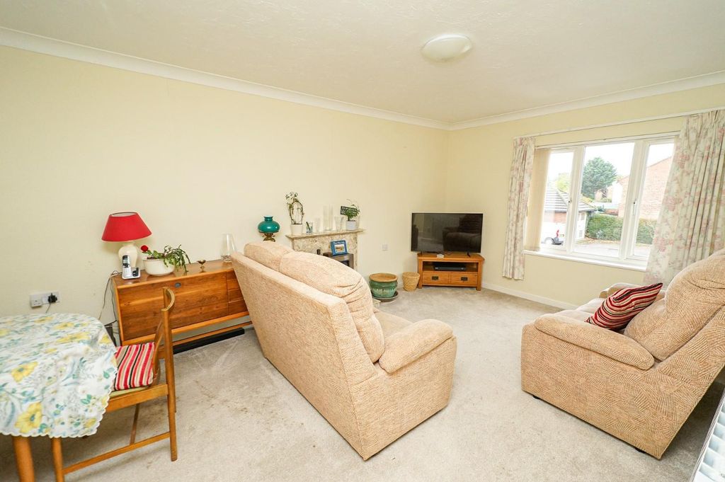 Property photo 2 of 12