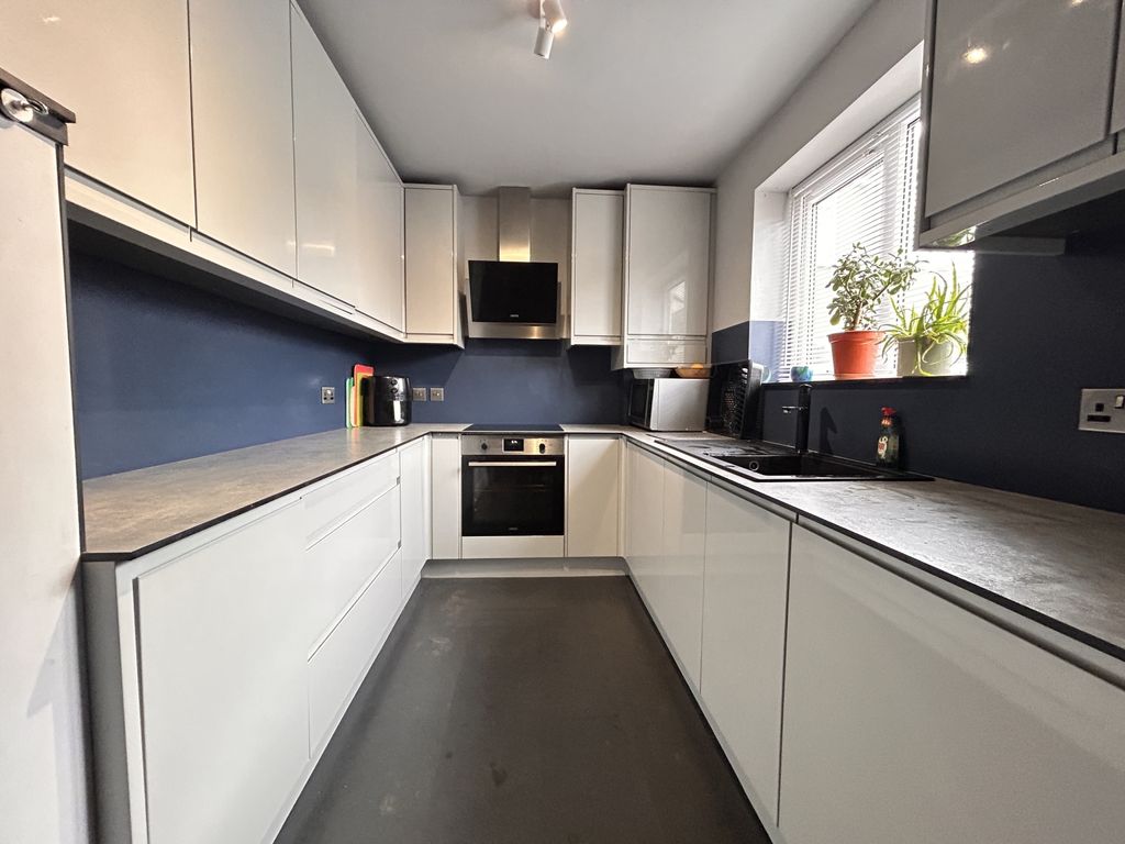 Property photo 3 of 11 Img_7116