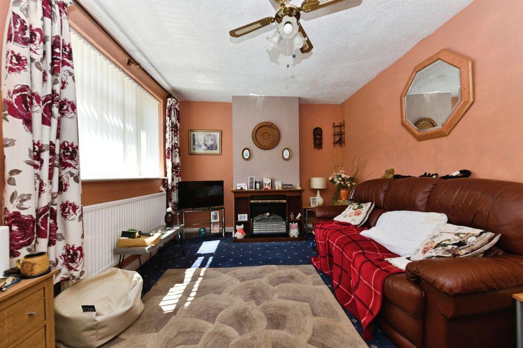 Property photo 2 of 14