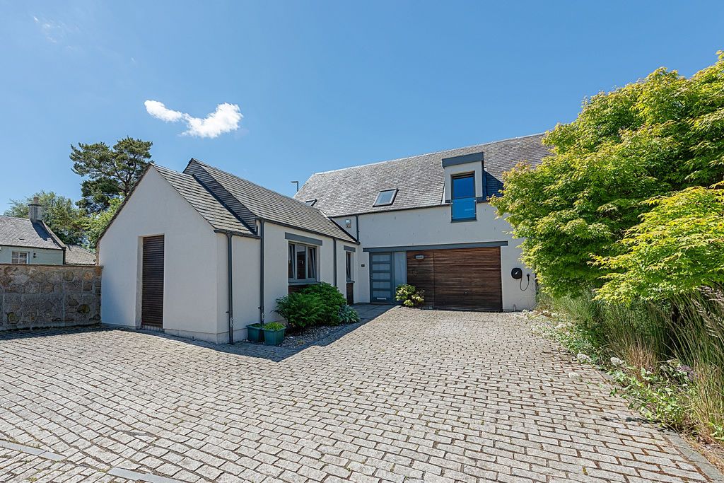 Property photo 1 of 41 External