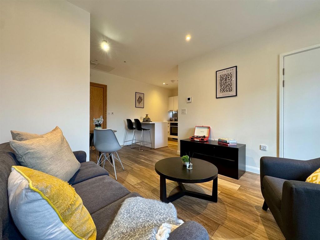 Property photo 2 of 12
