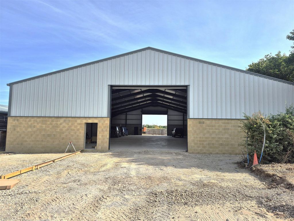 Property photo 1 of 3