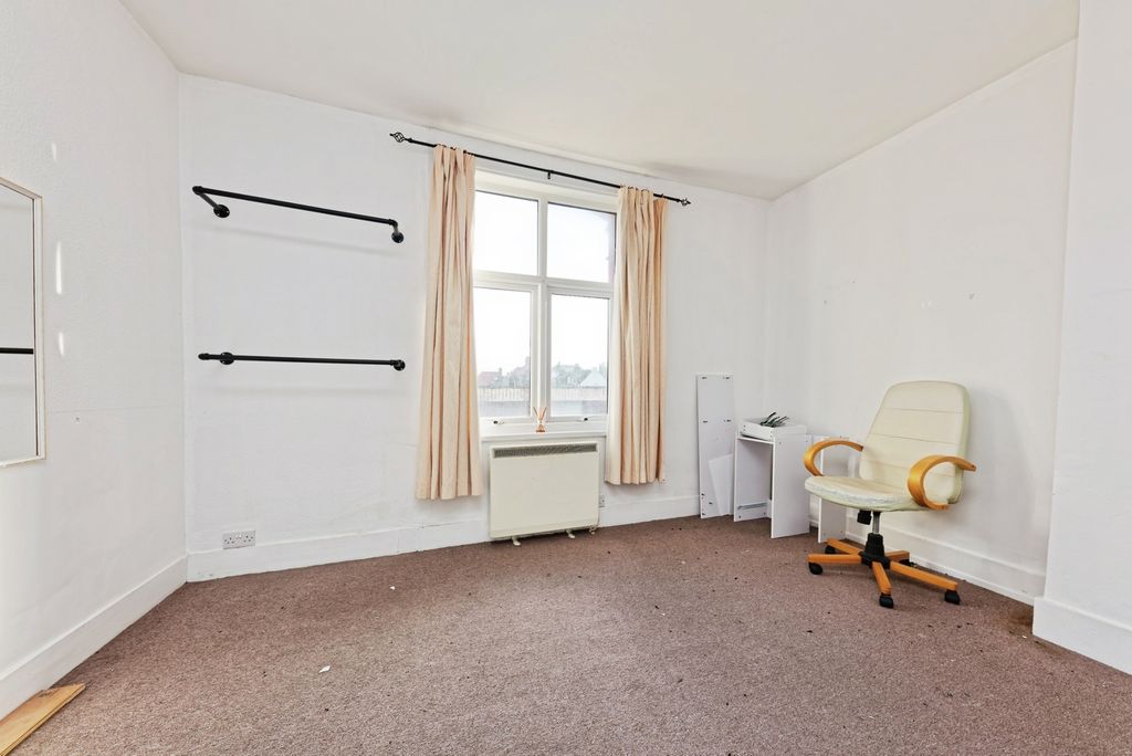 Property photo 2 of 20 Pbox-Img.Jpg