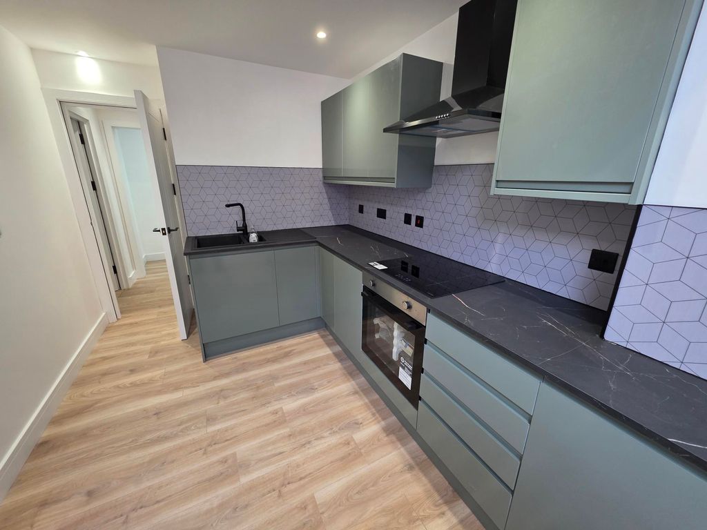 Property photo 3 of 10 Kitchen