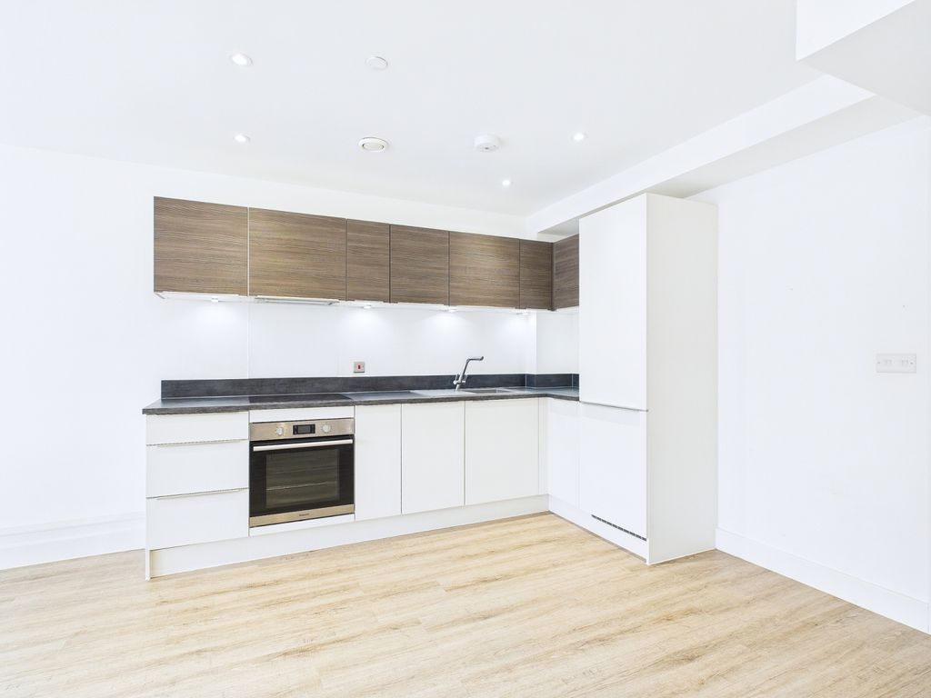 Property photo 2 of 6 Cam01909G0-Pr0416-Still001