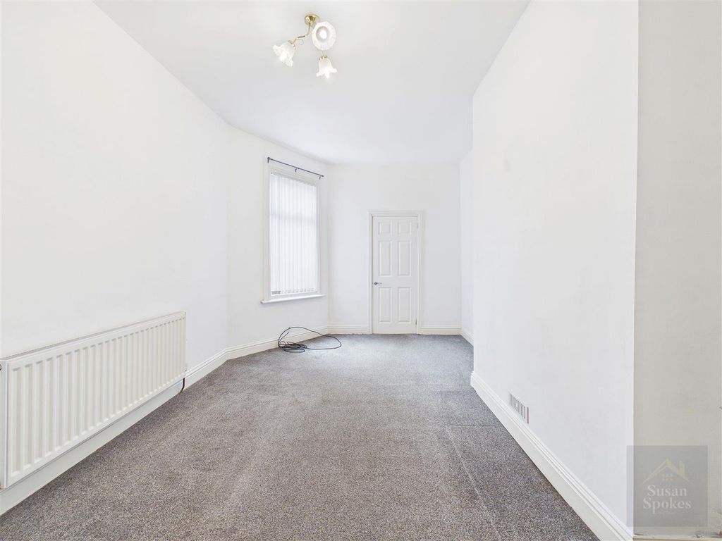 Property photo 2 of 16 Cam01858G0-Pr0345-Still006.Jpg