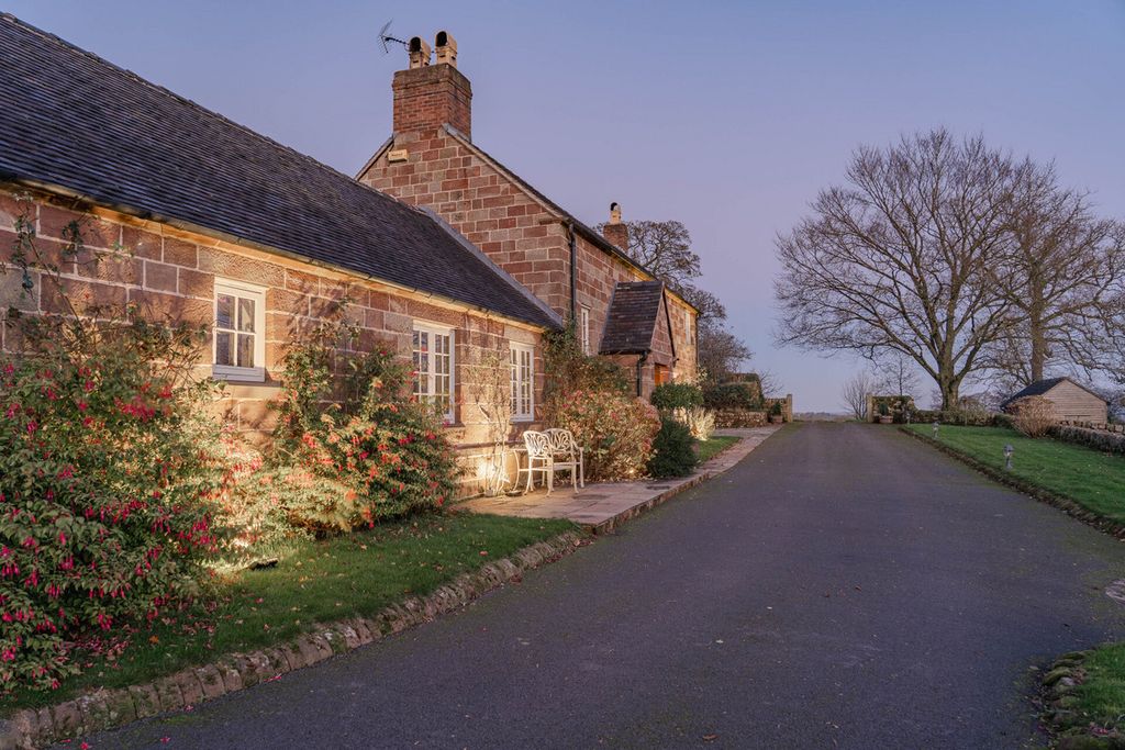 Property photo 2 of 49